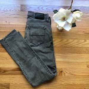 Lucky Brand denim jeans 30x32. Black/gray wash.